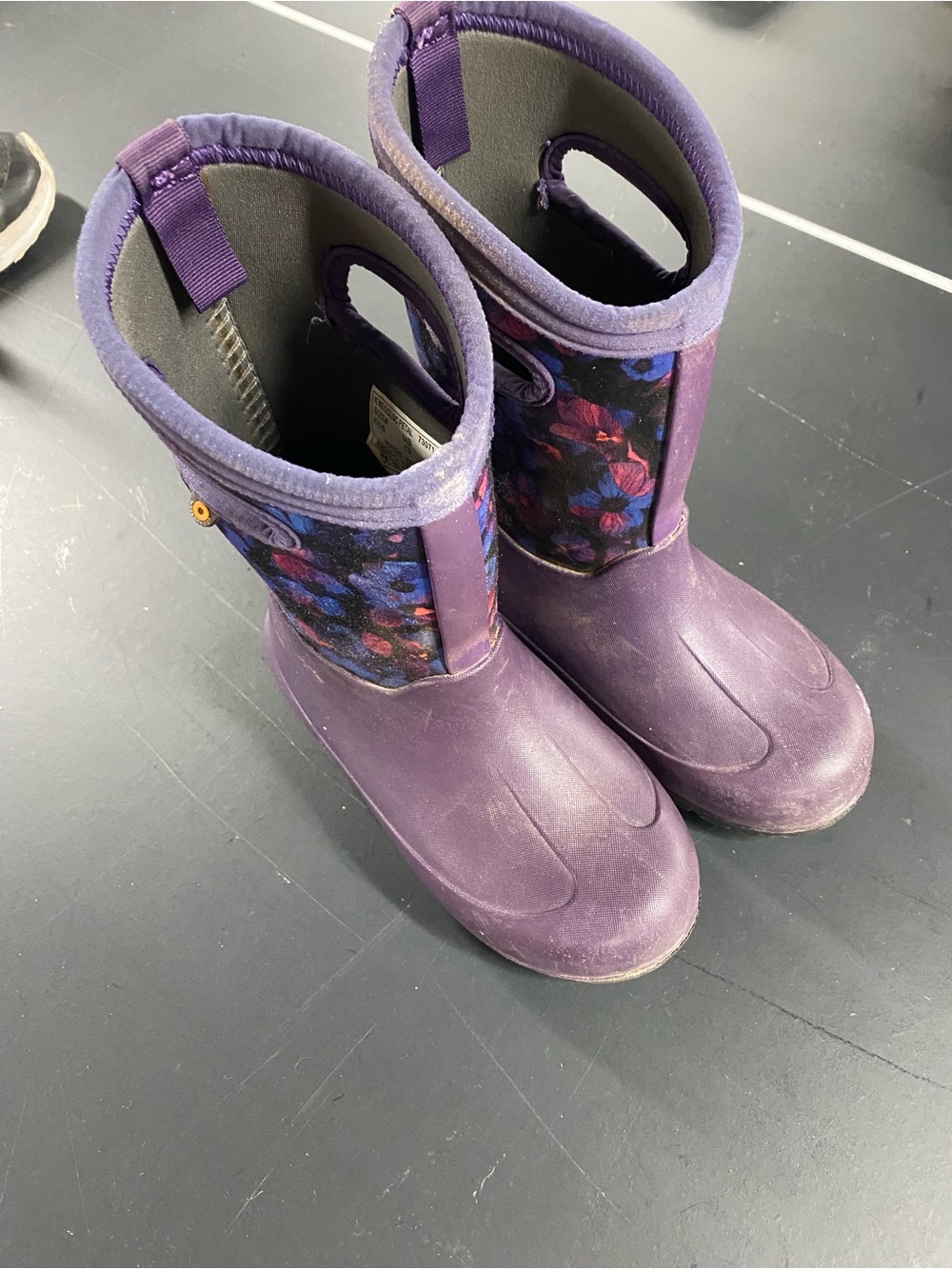 Bogs Purple Kids Waterproof insulated snow boots - size 13